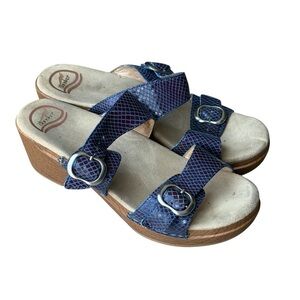 Dansko Sophie Metallic Blue Purple Buckle Adjustable Sandals Size 40 9.5